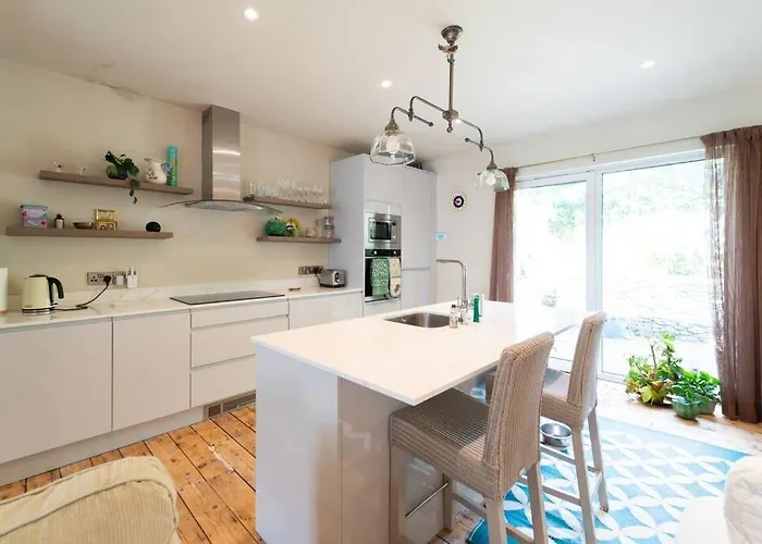 Greys Lane - * Dingle